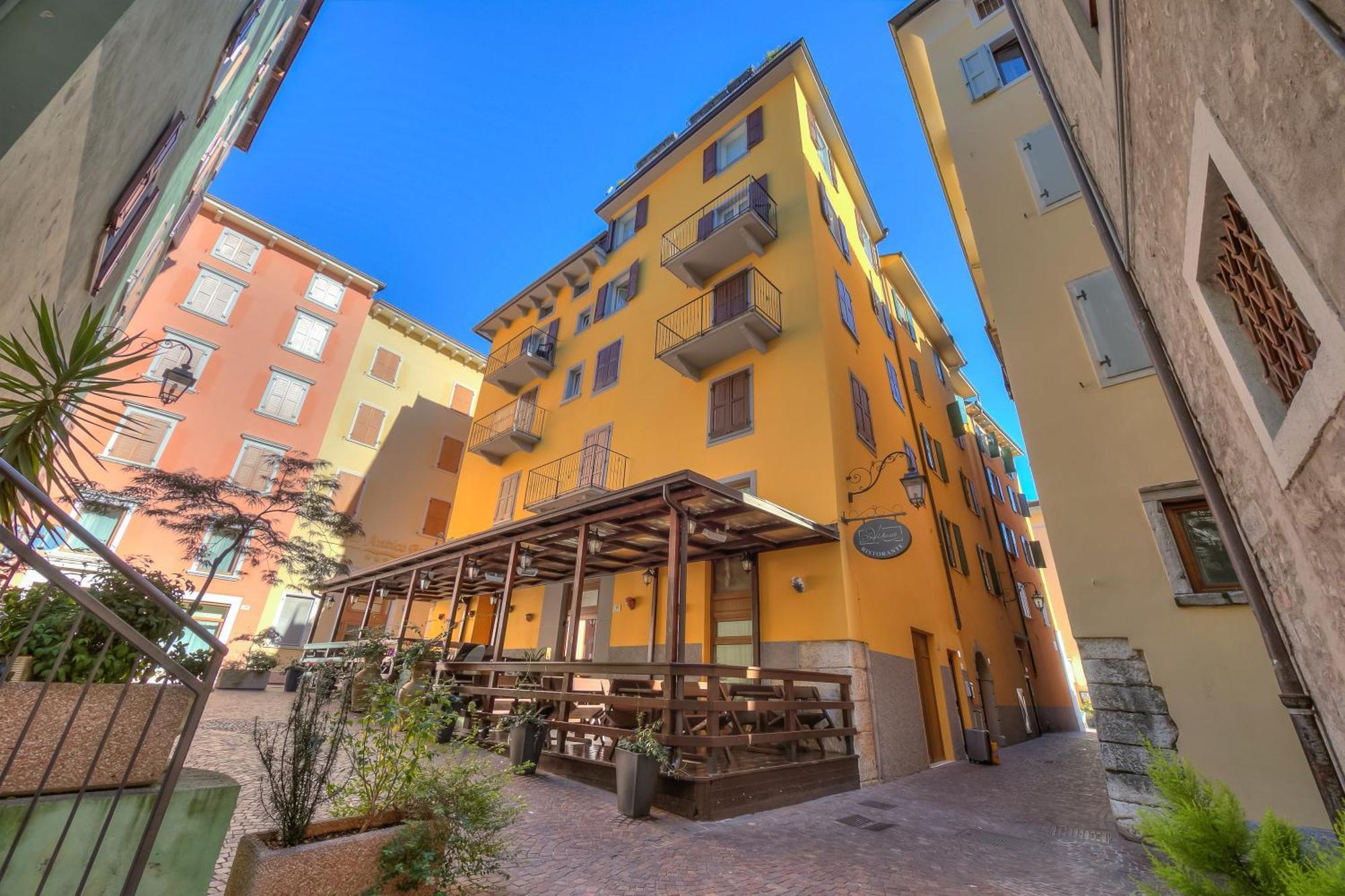 Casa Alpino - Happy Rentals Riva del Garda Exterior photo